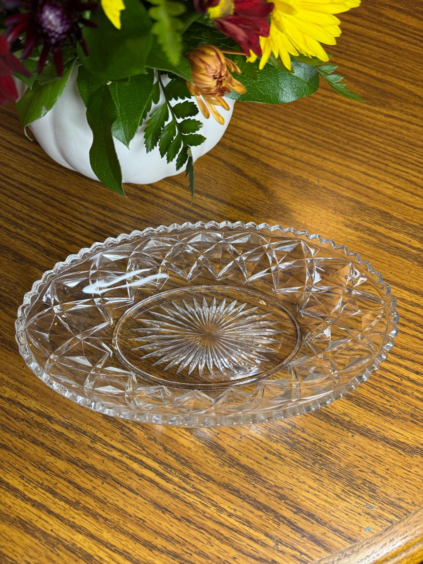 The Shallow Oval Glass Cat Dish
