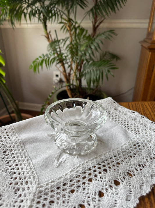 Clarity Bowl – Wide, Elevated Glass Bowl for Cats