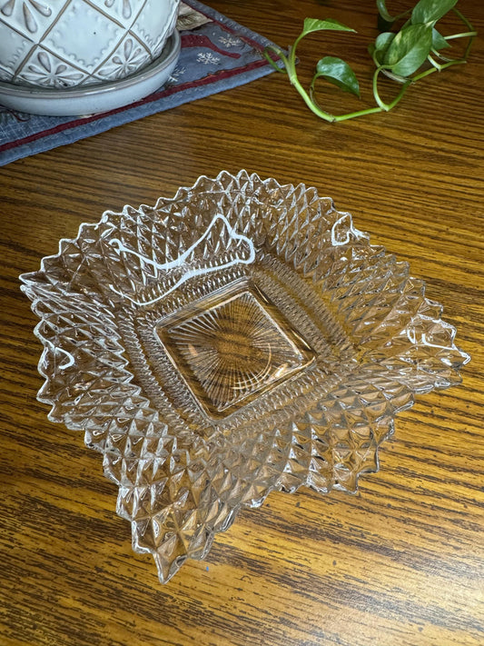 Vintage Glass Cat Plate – Blooming Design, Eco-Conscious Choice - Whisker Fatigue Friendly, Cat Food Plate Wavy Sides Whisker Fatigue Relief