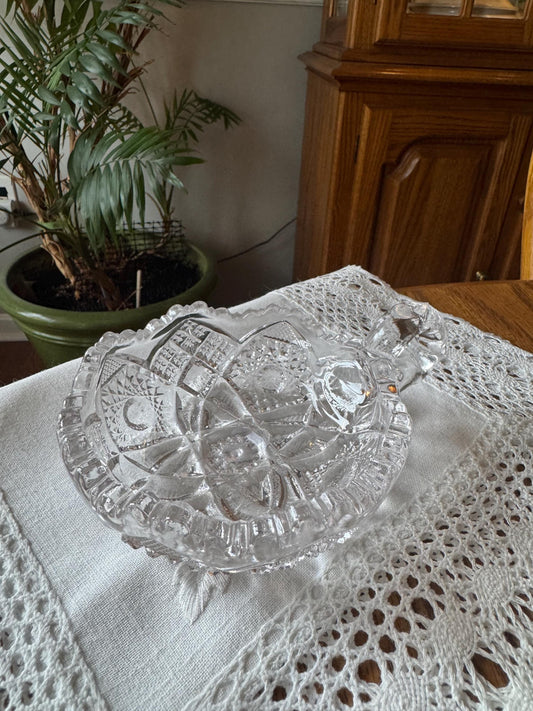 Glass Cat Dish with Raised Edges – Functional Elegance for Wet Food Round Circular Whisker Friendly Crystal Glass Cat Plate